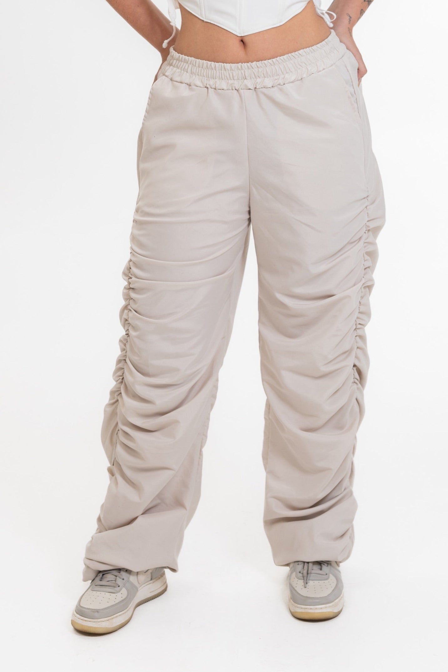 Calça Tactel Nude com Franzido Lateral