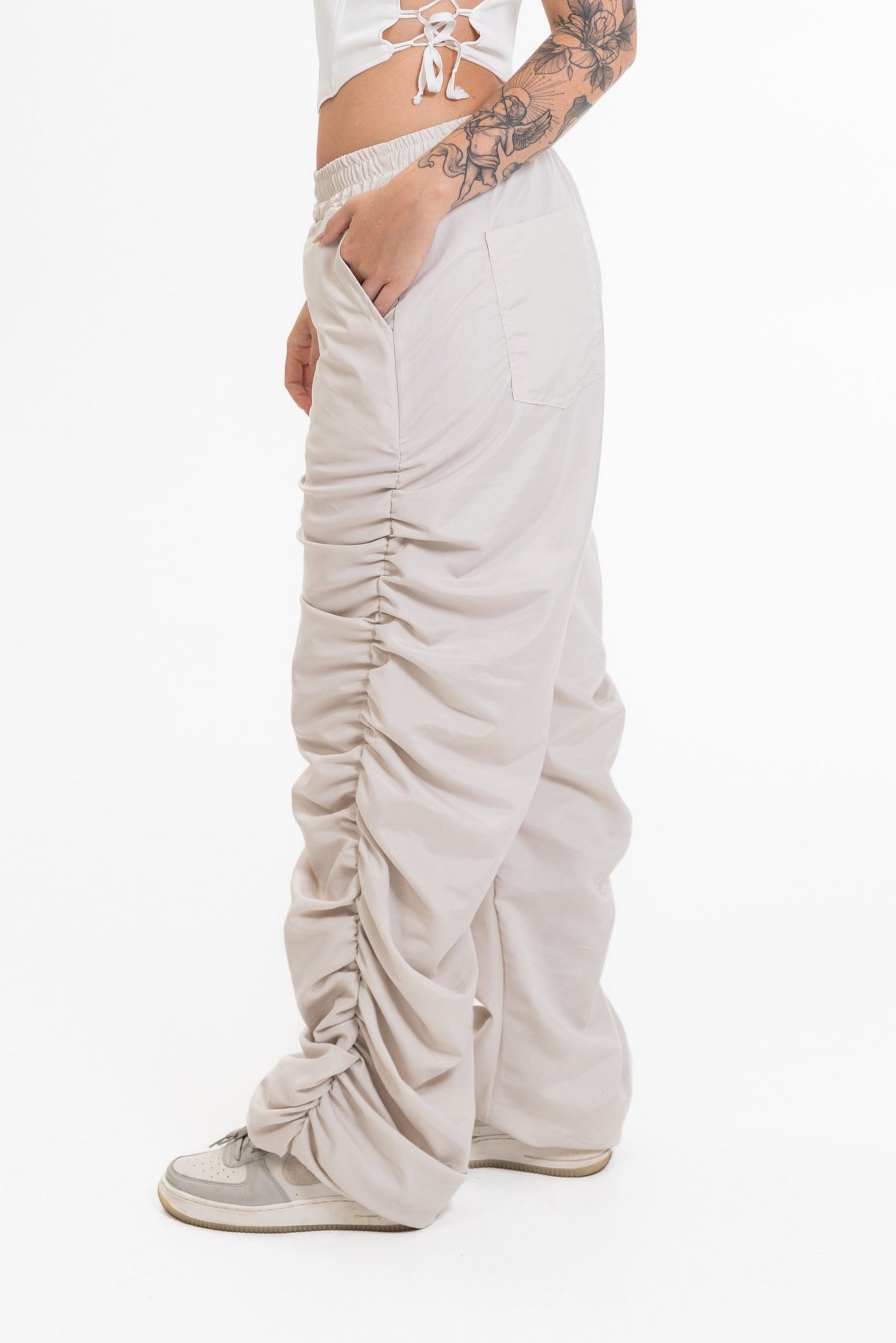 Calça Tactel Nude com Franzido Lateral