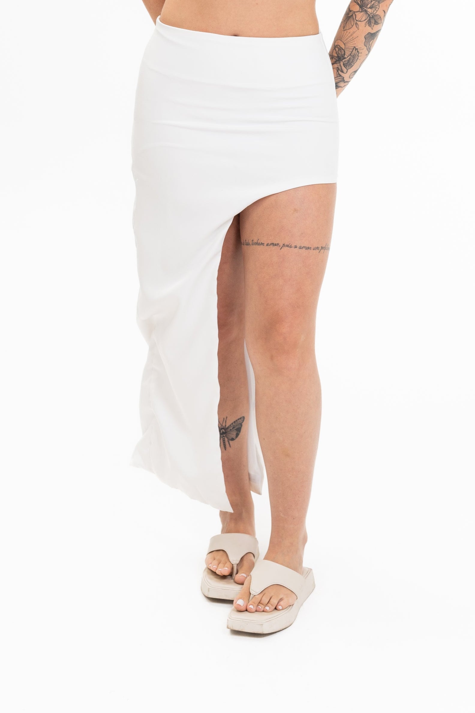 Saia Fenda Lateral Branca Alfaiataria