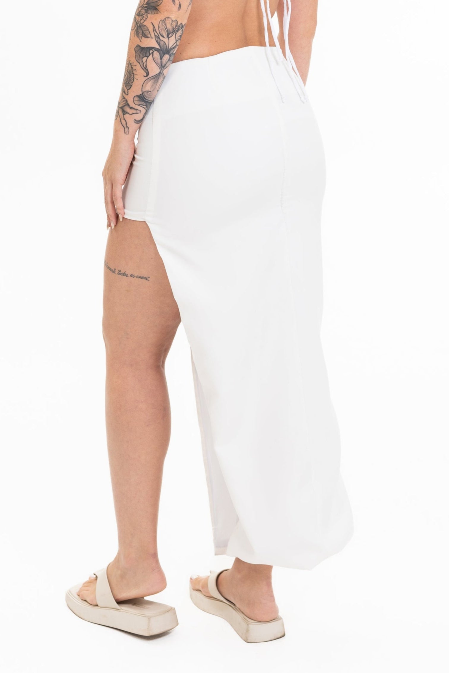 Saia Fenda Lateral Branca Alfaiataria