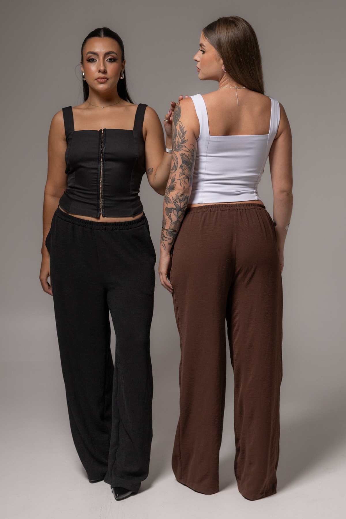 Combo Calças Fluidas – Preta & Marrom